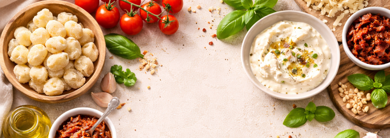 Gnocchis au pesto rosso et straciatella